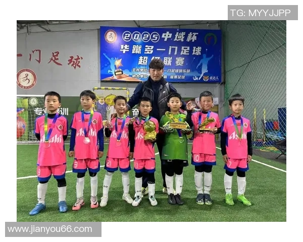 我心中的足球英雄与梦想之路的追逐 我心中的足球英雄与梦想之路的追逐