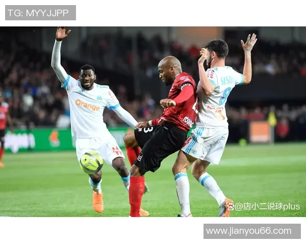 兰斯与史特拉斯堡足球对决精彩回顾及赛季展望分析